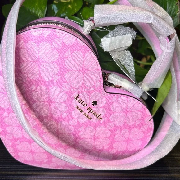 NWT Kate Spade Pink Heart-Shaped Bag - Picture 5 of 8